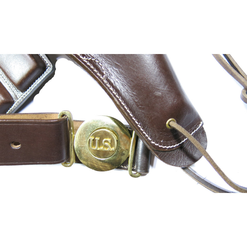 Ceinturon avec étui et porte chargeur Colt 45 en cuir Ceinturon avec étui et porte chargeur Colt 45 en cuir