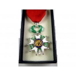 Médaille chevalier de la legion d'honneur Argent dans sa boite Ref bo4 