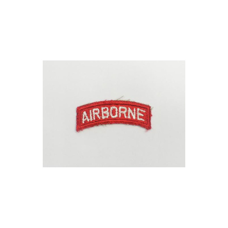 Tab AIRBORNE blanc fond rouge