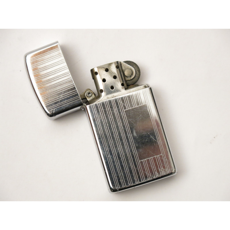 Briquet Zippo slim model original gravure  ref z 52