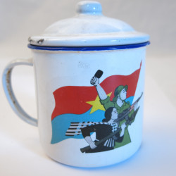 Tasse emaillée nord Vietnam...