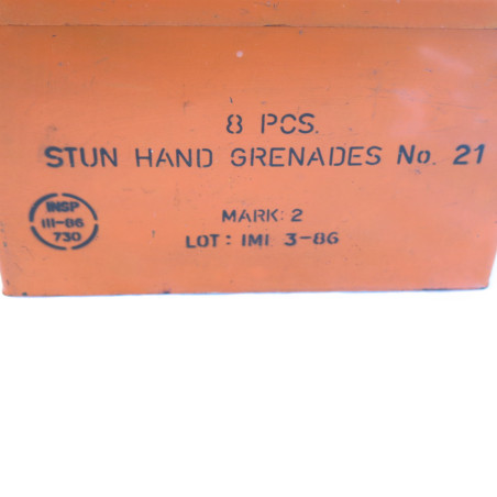 Boite metallique etanche  orange pour grenade N 21  ref un 1 