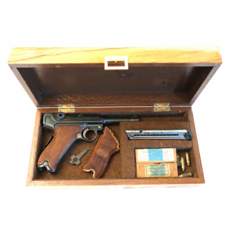 Boite de presentation pistolet Luger P08 court ref 1 