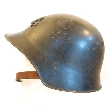 Casque Suisse modèle 1918 avec insigne métal ref ca 95
