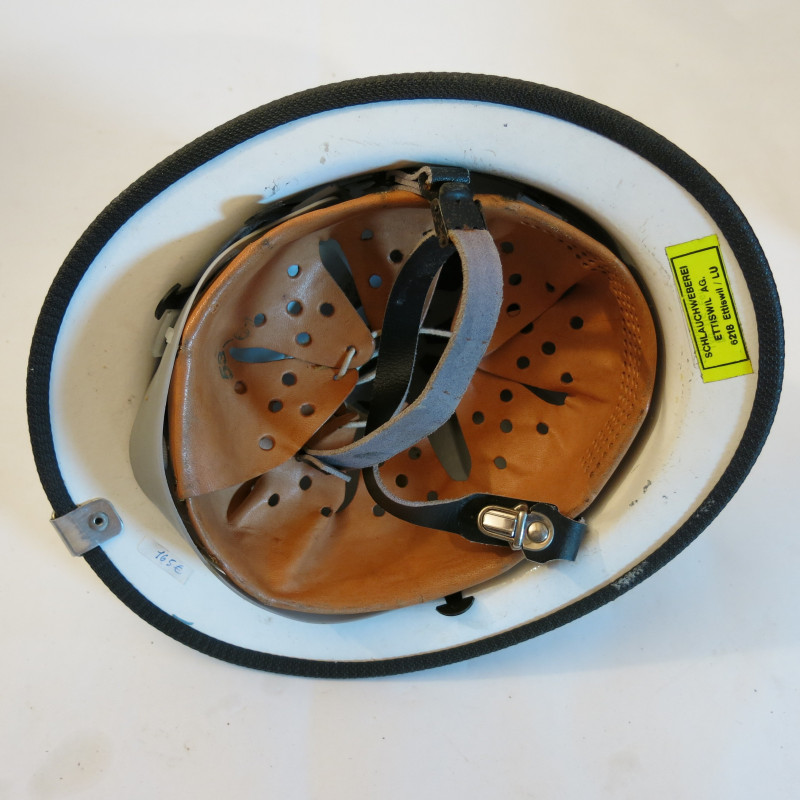 Casque pompier Suisse ref ca 333