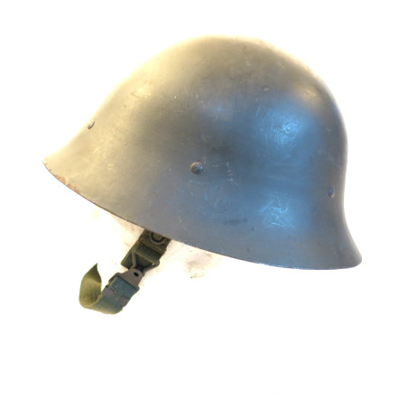 Casque acier Suédois ref ca 28 box 7