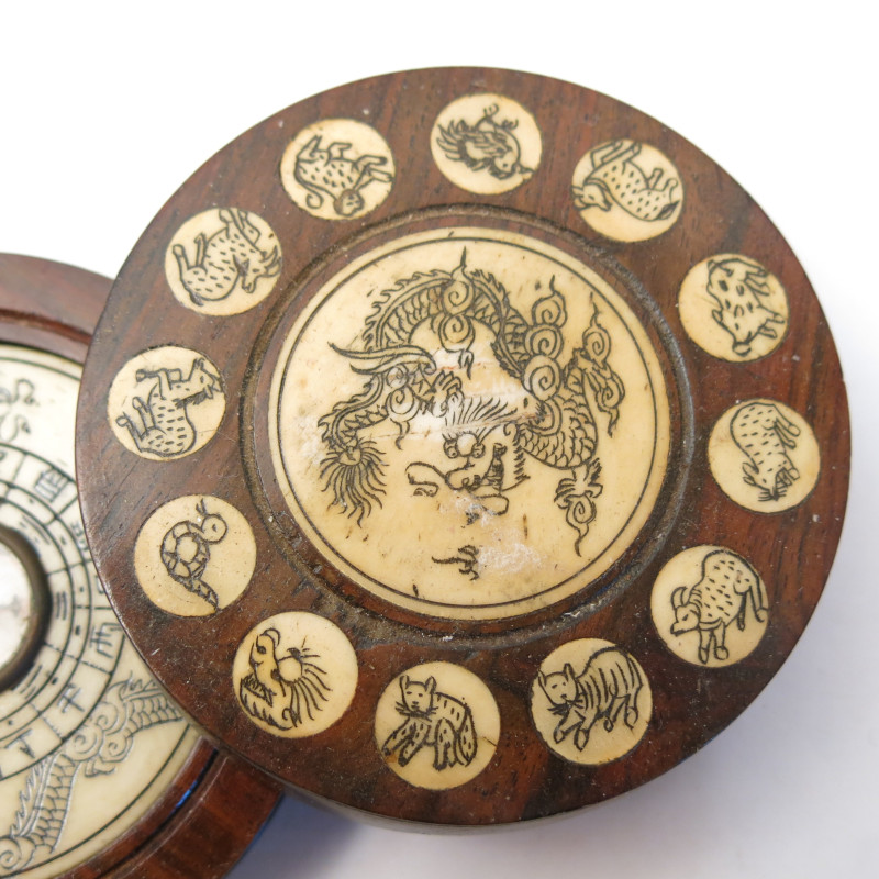 Boussole asiatique ref 22