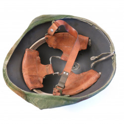 Casque Suisse modele 1945 avec couvre camo ref ca 448 box 10