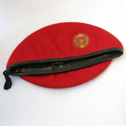 Beret rouge speciale forces...