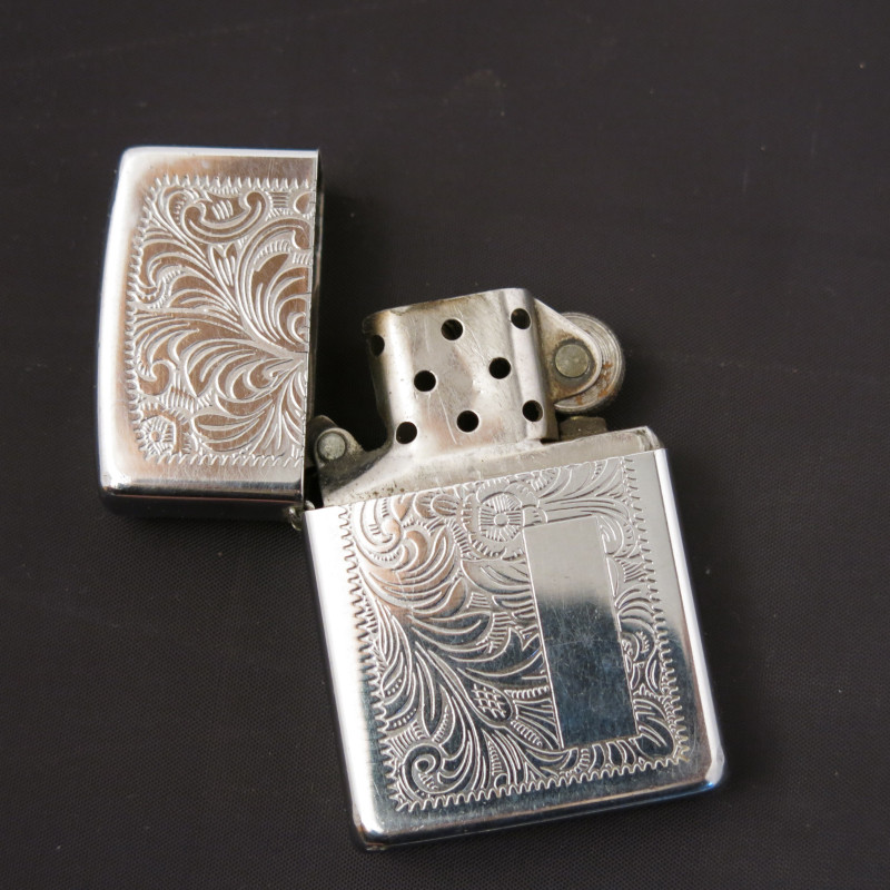 Briquet Zippo original venetian  gravé double face 1996 ref z 104