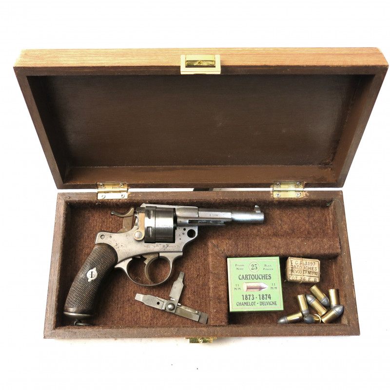 Boite de presentation revolver 1873 ref 4