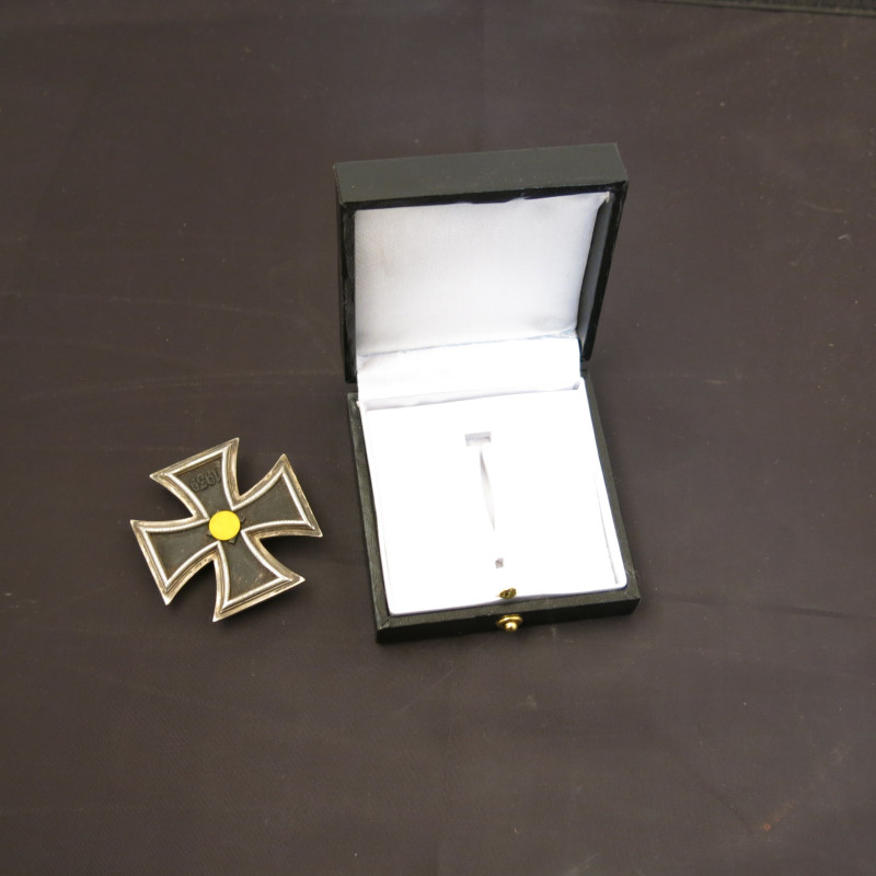 Boite vide pour croix de fer 1 classe repro ref 23 