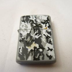 Briquet style Zippo camo...