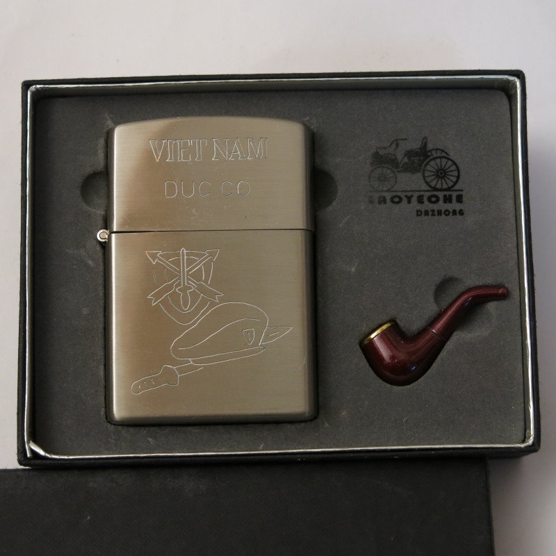 Grand modele Zippo saigon Grand modele Zippo saigon