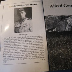 2 Photos dédicacées  Ritterkreuz 1943 Hans Bujak  