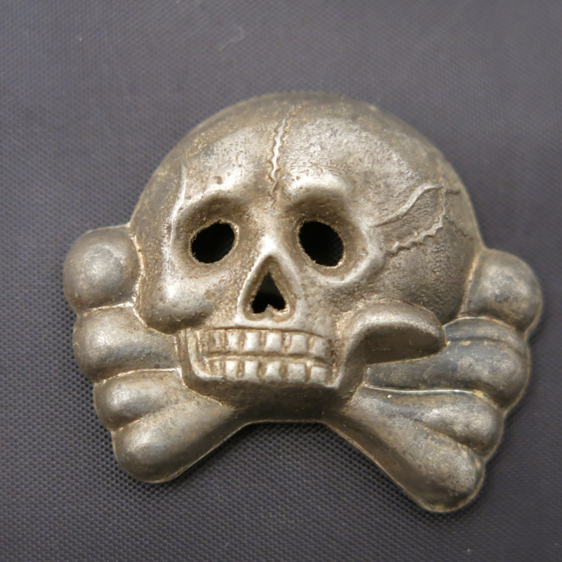 Insigne tête de mort original Totenkopf tankiste Allemand 39/45