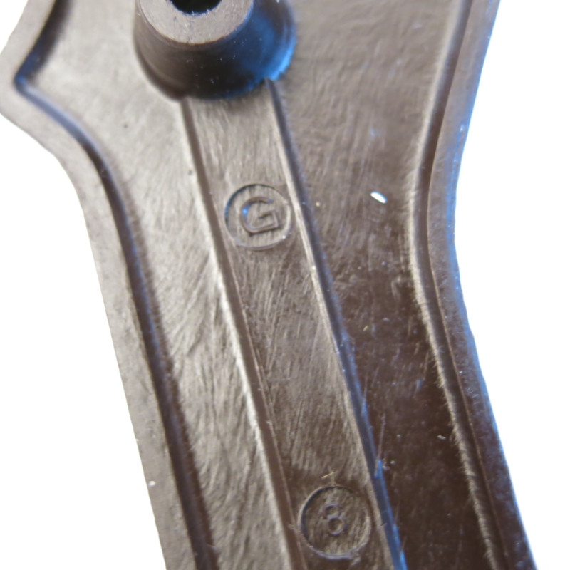 Paire de plaquettes de crosse bakélite MG42  ref tcq 