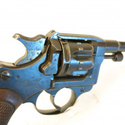 Revolver reglementaire 1892 calibre 8 mm categorie B numero 8194 daté 1893 