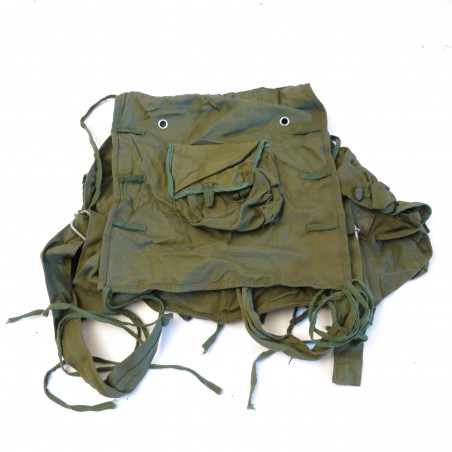 Porte grenade de poitrine Viet cong ref po 63