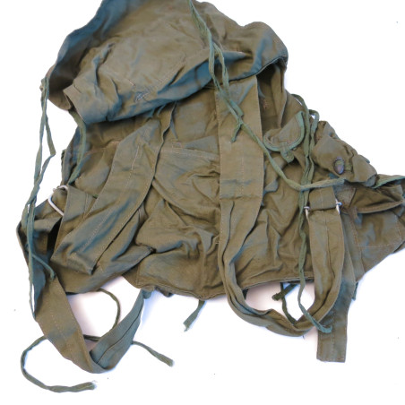 Porte grenade de poitrine Viet cong ref po 63