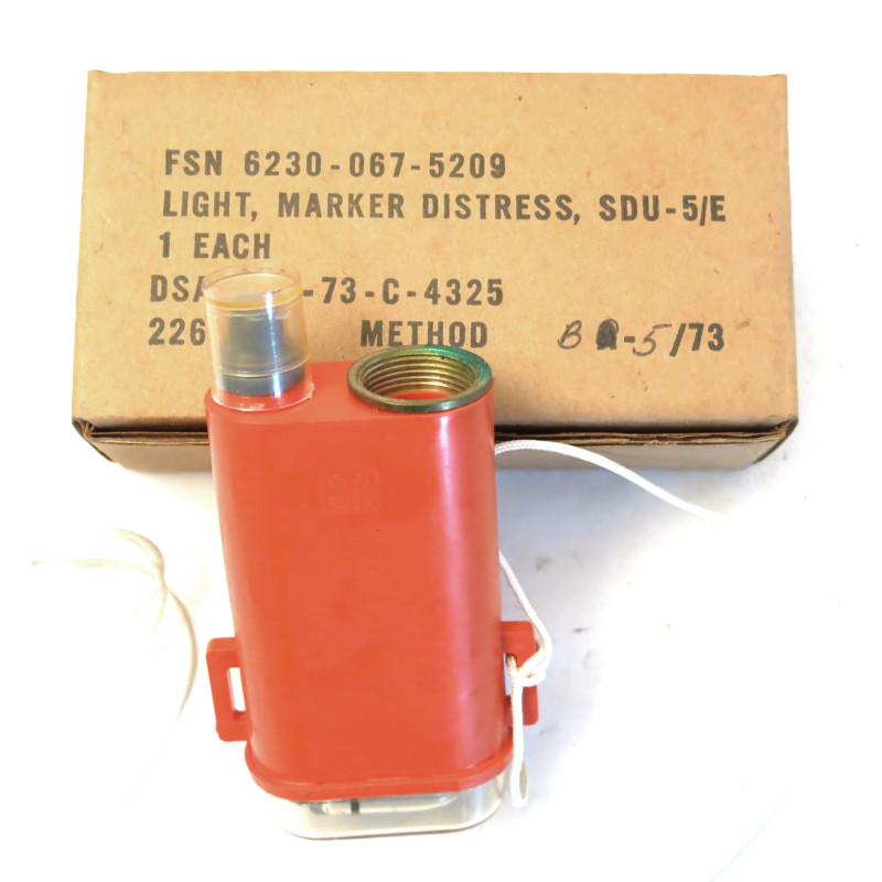 Lampe Strobe light USAF en boite 1973 Lampe Strobe light USAF en boite 1973