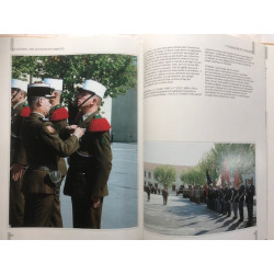 livre La légion : Une légende en marche : 1er Régiment étranger de cavalerie par Szecsko et8