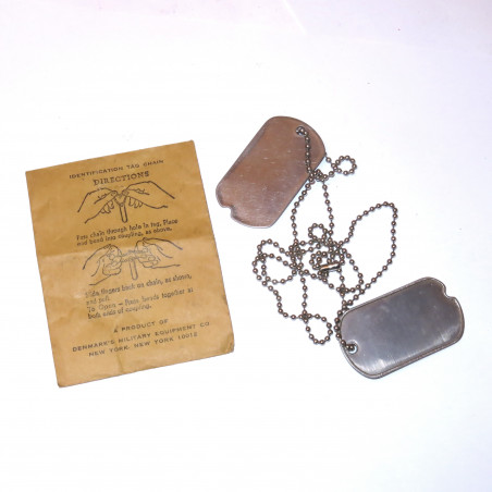 Sachet papier avec 2 plaques d'identités et 2 chaines originales réglementaires US 39/45 dog tag 