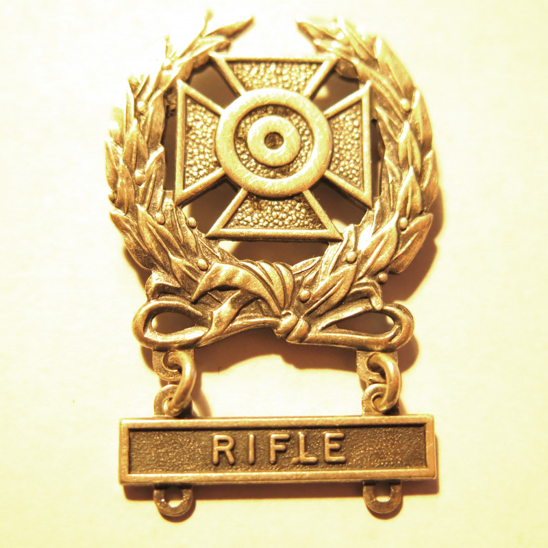 Badge qualification expert rifle Sterling US Army 39/45 ref 70 bo 5