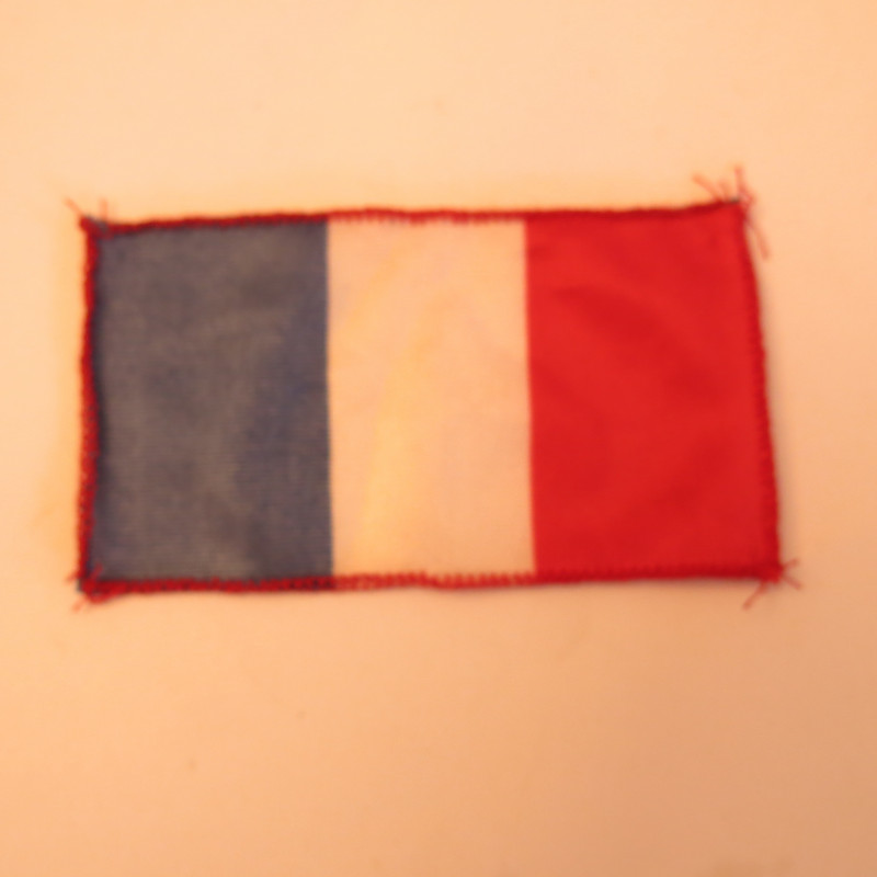 Petit drapeau Francais tricolore d'epaule dimension 12 cm x 7 cm 