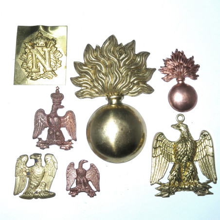 Lot de 7 attributs divers Francais ref bo 126