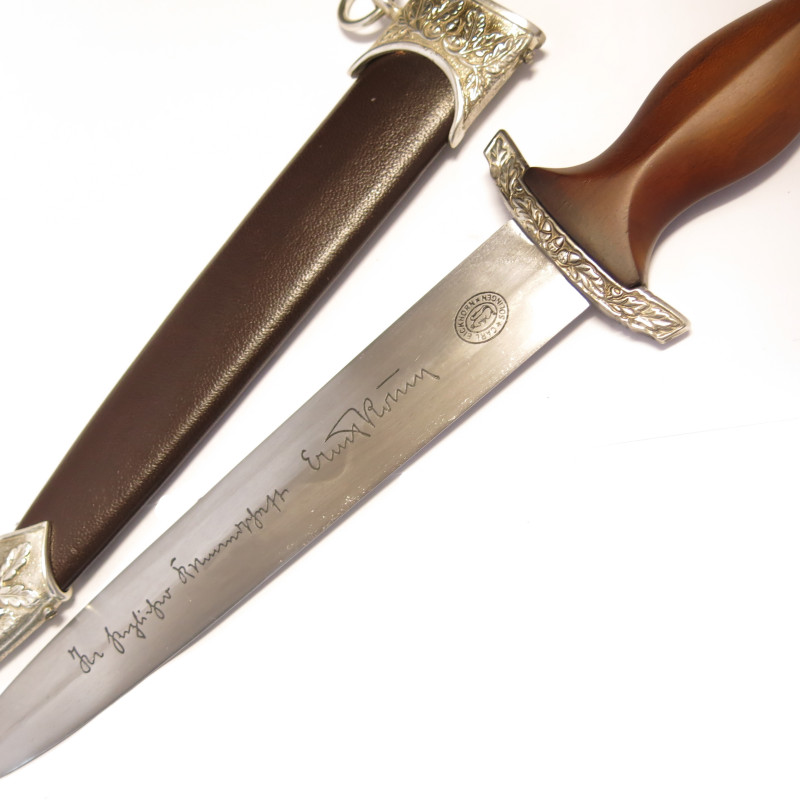 Dague d'honneur SA 1935 dedicacée poignée bois 