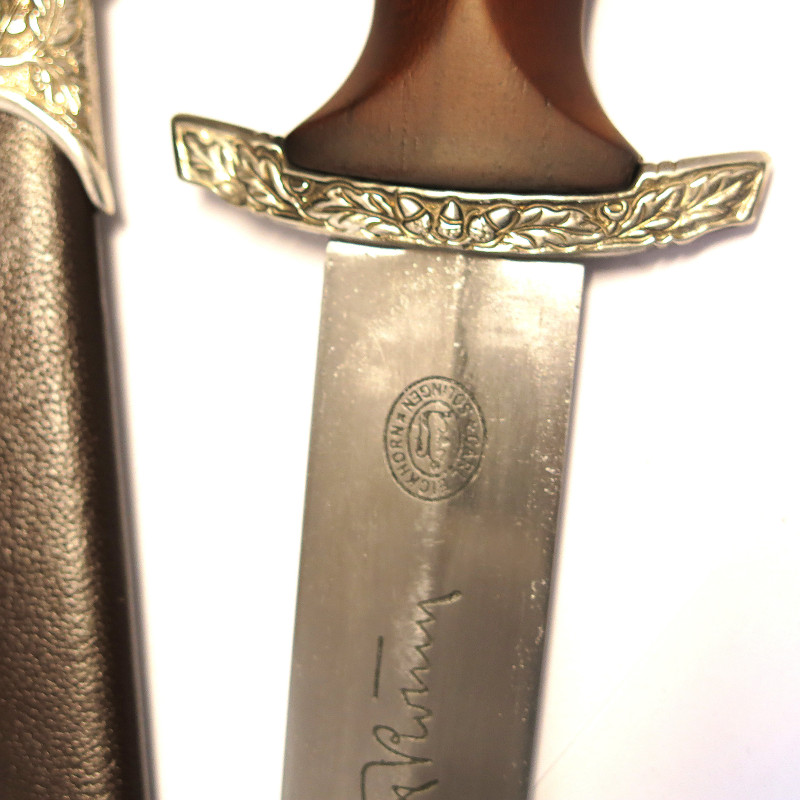 Dague d'honneur SA 1935 dedicacée poignée bois 