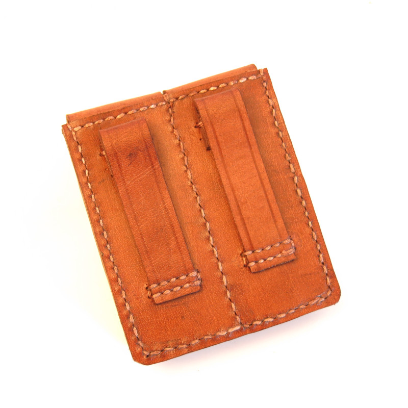 Etui cuir pour 2 lames chargeur C96 Mauser Etui cuir pour 2 lames chargeur C96 Mauser