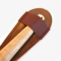 Fairbairn english dagger with brown scabbard