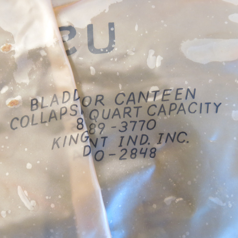 Gourde 2 quart US 1967 Vietnam avec sa housse ref u 188