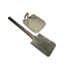 Pelle de l'armée française WWII avec sa housse d'origine