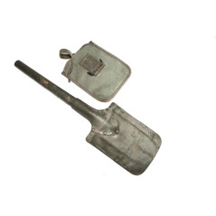 Pelle de l'armée française WWII avec sa housse d'origine