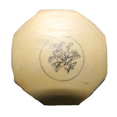 Boussole astrologique d'Asie du 19eme siècle pierre Blanche