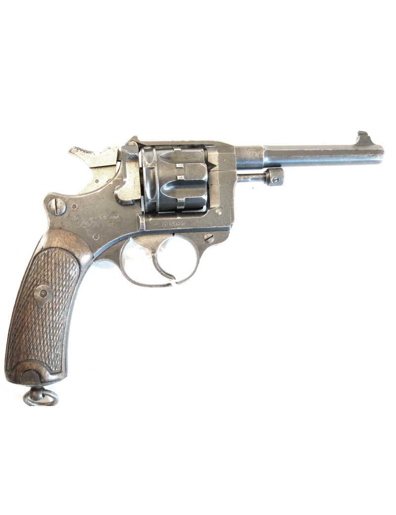 Beau revolver reglementaire 1892 calibre 8 mm categorie B numero 81557