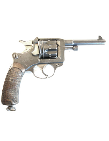 Beau revolver reglementaire 1892 calibre 8 mm categorie B numero 81557