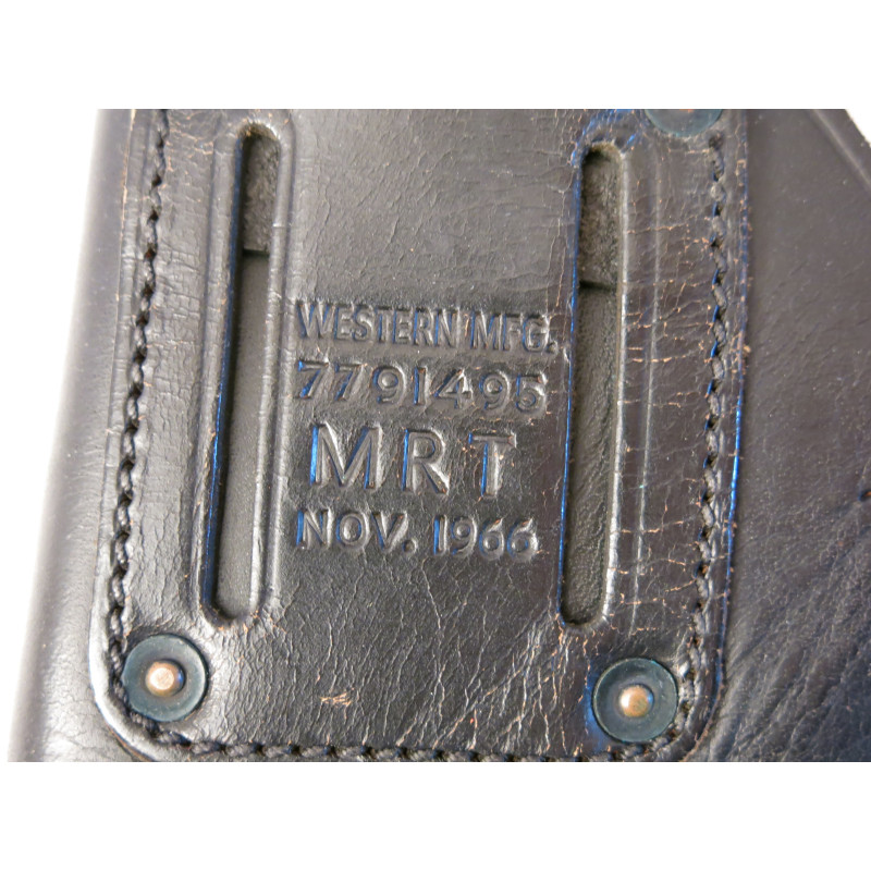 Etui cuir US Vietnam revolver Smith et Wesson 38 MRT 1966  ref ET 688