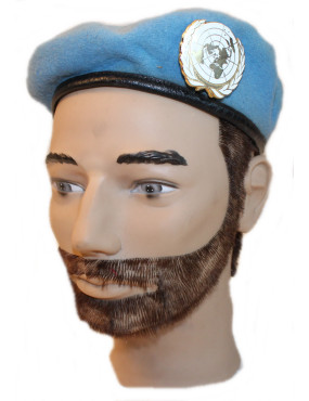 Beret de l'ONU avec insigne