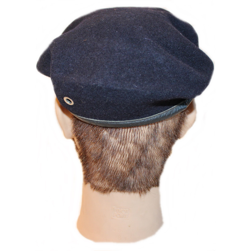 Béret de cavalerie française avec son insigne