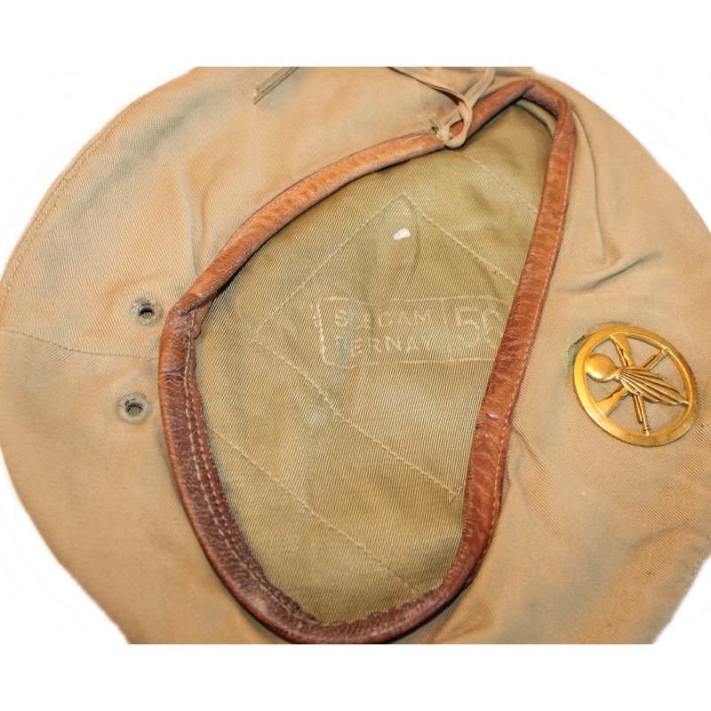 Béret de l'infanterie de l'armée française avec son insigne