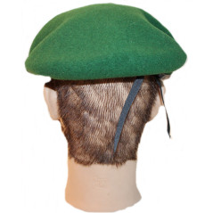 Béret de la légion étrangère détachement de Mayotte avec sa flamme