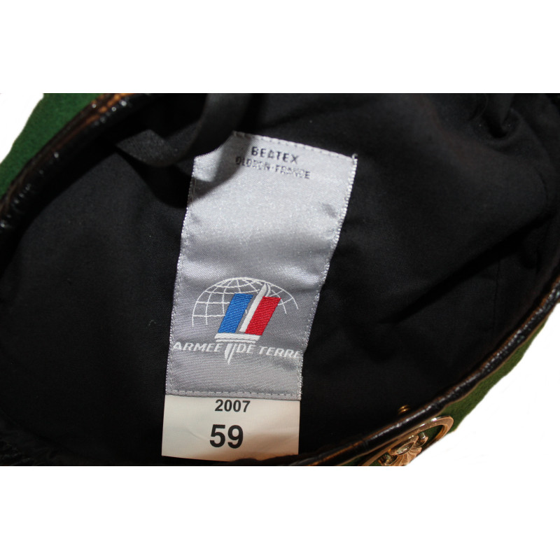 Beret de la légion étrangère détachement de Mayotte avec sa flamme