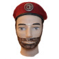 Beret rouge des parachutistes français avec son insigne