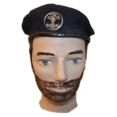 Béret de cavalerie française avec son insigne