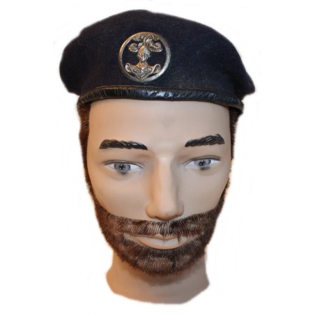 Béret de cavalerie française avec son insigne
