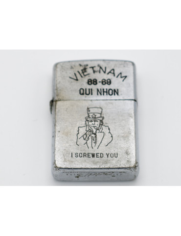 Zippo original de 1968 gravé Qui Nhon 68-69 ref 77 US Vietnam